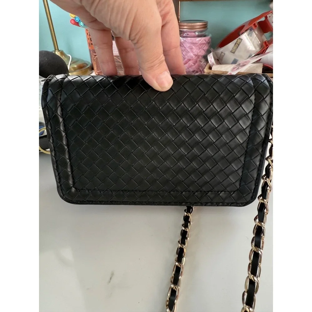 Bebe Taffy Woven Chain Crossbody Bag Black MSRP 79‎